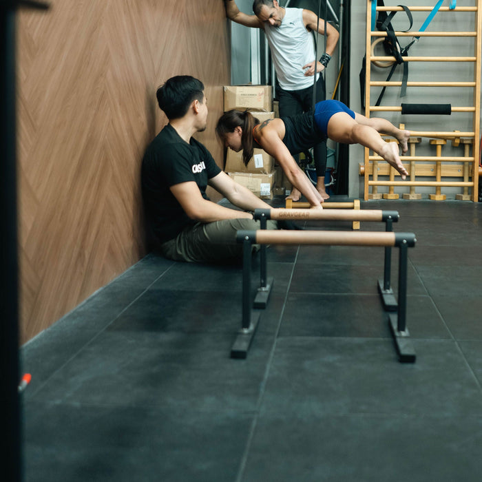 Straight Arm Strength – Planche & Handstands